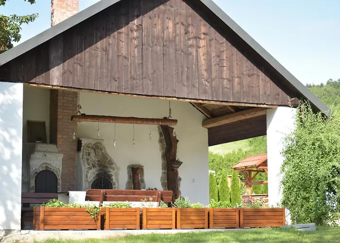 Skrawek Nieba Bauernhof Ropa